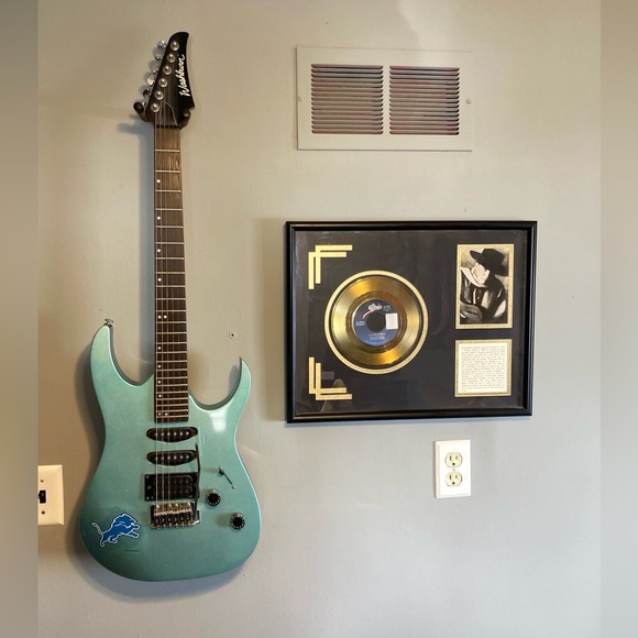Stevie Ray Vaughan ‘The House is Rockin’ Gold Framed 45 Record Display 🎸 - Picture 2 of 12